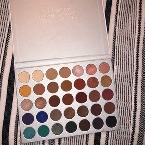 Jaclyn Hill Palette
